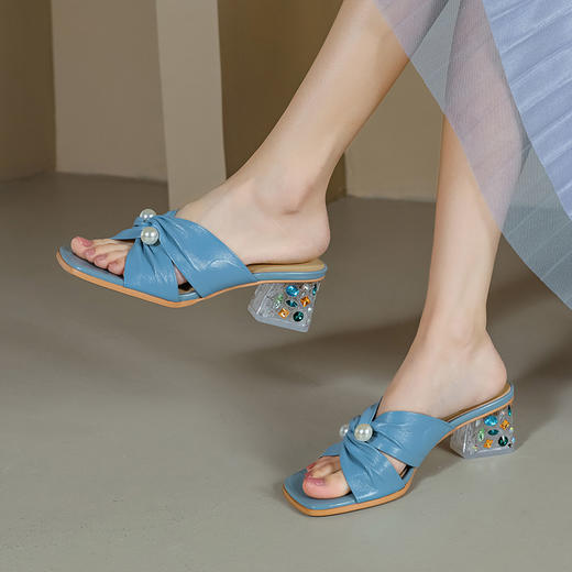 【预售5天】真皮粗跟水钻凉拖鞋女露趾半拖鞋外穿中跟一字拖时尚女鞋ALS&ZYR002 商品图4