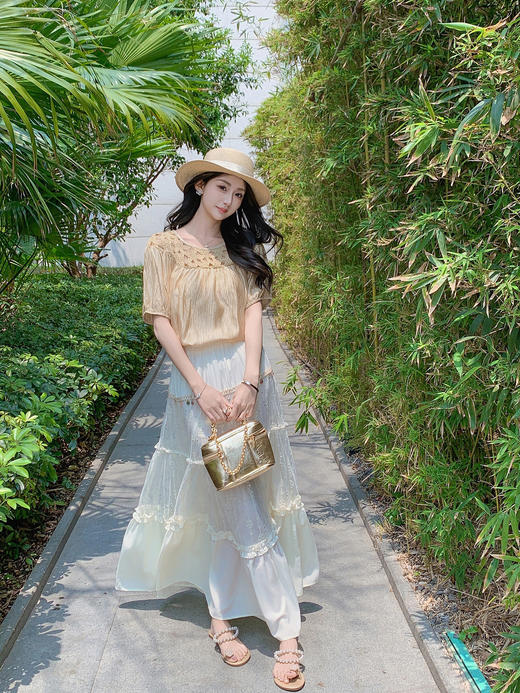 张心子【泰兰德度假风】镂空气质拼接褶皱上衣 U2504032 商品图10