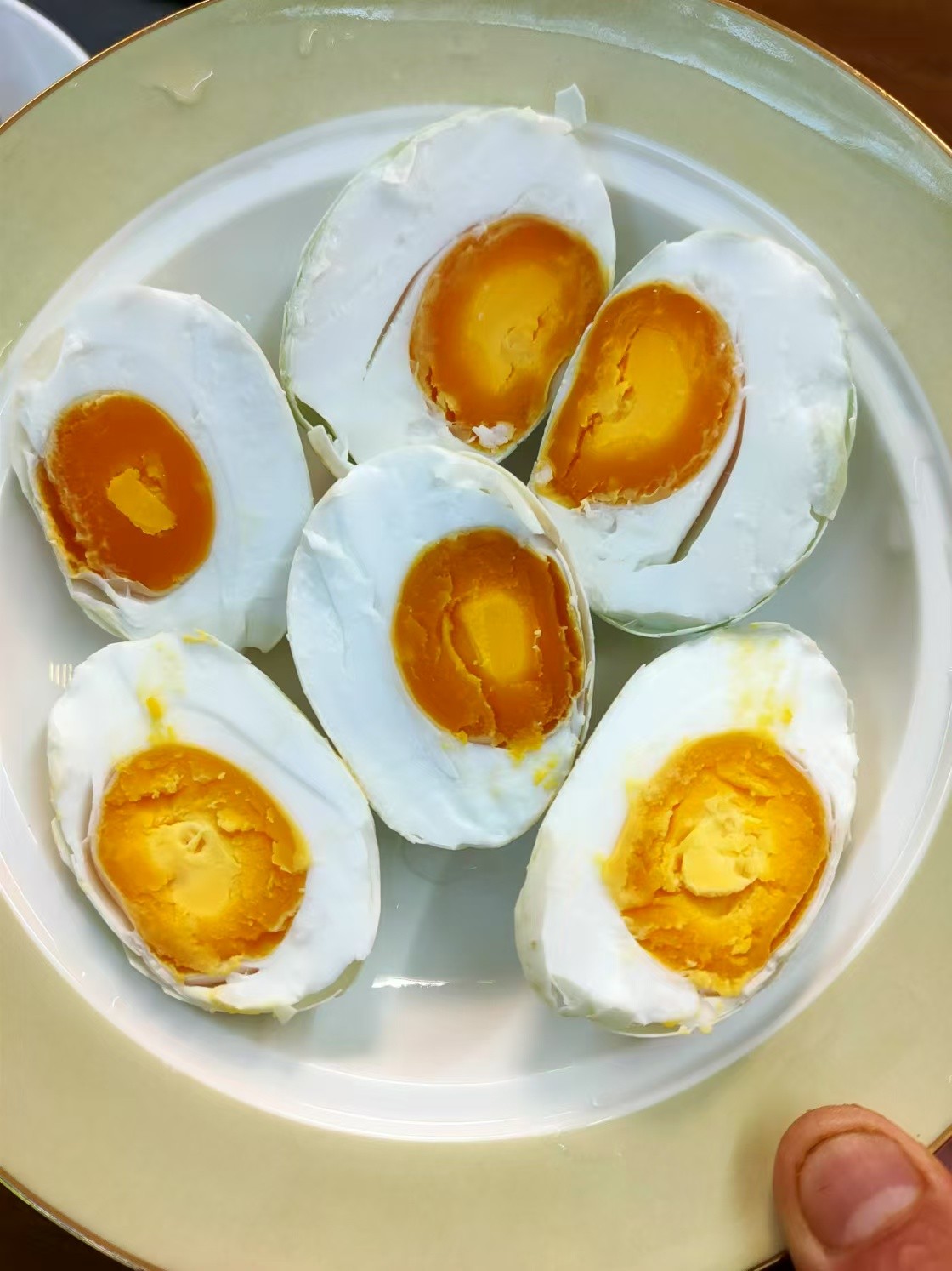 自己家做的咸鸭蛋，1个