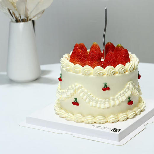 【草莓蛋糕】-新鲜芒果与百利脆脆片夹心，有进口动物淡奶油和混合乳脂奶油可选 商品图1