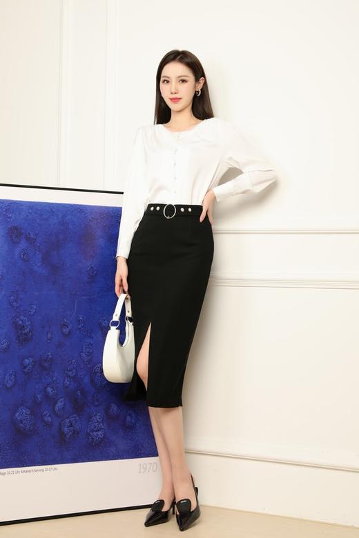 Le Malene 气质简约优雅白色珍珠扣衬衣 17867 商品图1