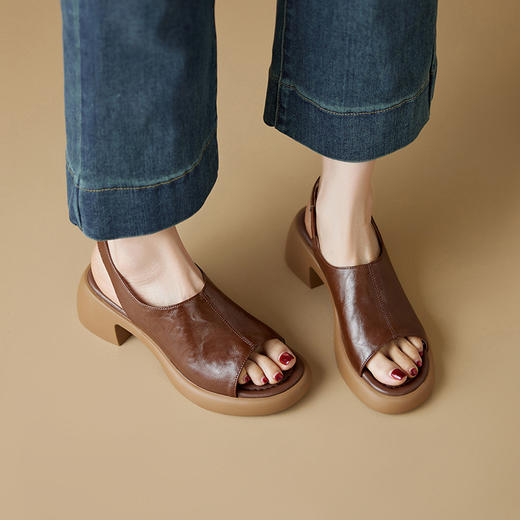 雀说 真皮复古风鱼嘴凉鞋女厚底一字带罗马鞋601A 商品图1