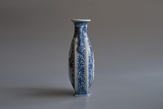 守艺 · 青花缠枝桃福纹抱月瓶 柴窑 高25cm 宽19cm 底径8cm 商品图2