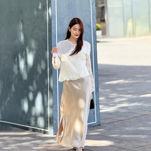 【超模君严选 ORIGNAL&CO 繁华刺绣天丝上衣三件套】下摆波浪设计 优选天丝面料 重工花朵刺绣 商品图6