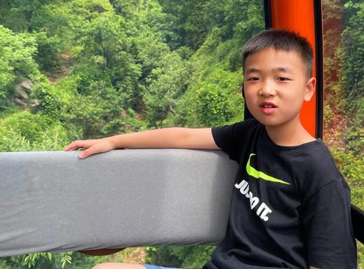 奥莱独家福利！Nike 青少年运动T恤 中大童短袖T恤
材料:纯棉100%
包装:袋装，有吊牌
尺码:S M L 商品图4