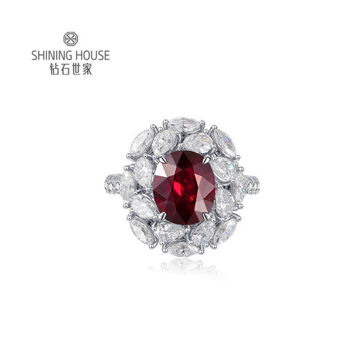 【无烧红宝石戒指】钻石世家 18K金红宝石镶钻戒指  高级设计珠宝系列  让人一见倾心的红宝石 演绎女性的高贵柔情 也寓意着浪漫炙热的美好感情 商品图1