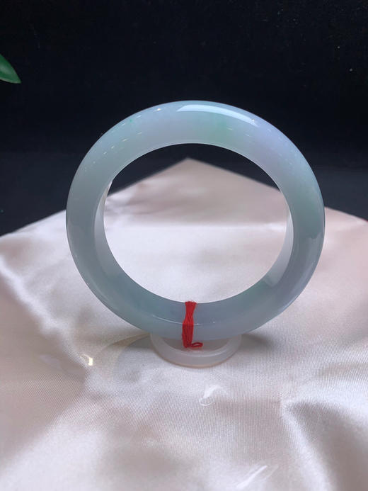 612698，57春彩手镯、条形大气正装，紫罗兰底色 隐隐约约飘了一点绿 润润的 商品图4