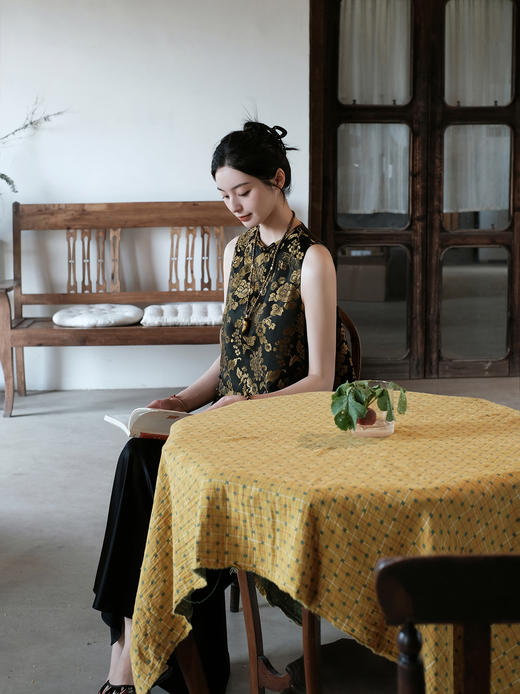 盛唐牡丹 | 民国真丝老面料偏襟马甲(金色纹样花纹随机 售完不补) 商品图6