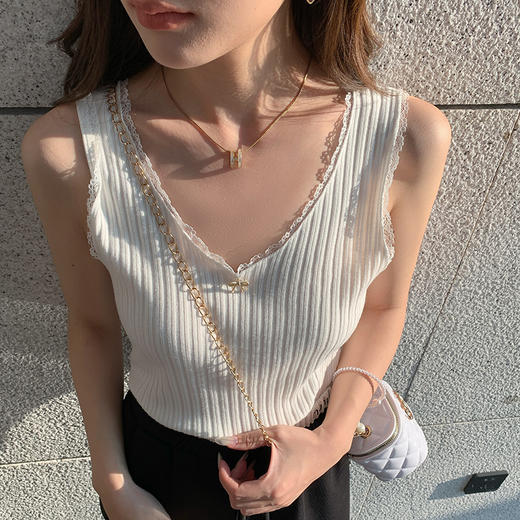 【清仓超15天不保价】奢姿大码女装2025夏季时尚百搭蕾丝边V领毛织背心胖妹妹时尚上衣9852090356 商品图2