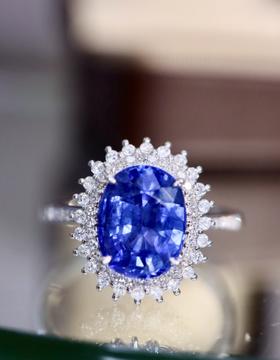 2.555ct刻面蓝宝石戒指