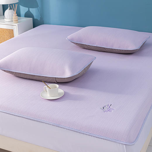 多喜爱 凉豆豆笠围三件套- 海星漫步/海之韵味/海豚精灵/海浪沙滩【精美绣花】 【可水洗机洗】【柔软可折叠】【凉感值0.28】【全方位包裹】 凉席子A类标准 有效抗菌 3D立体凉豆豆 商品图9