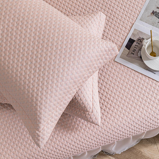 多喜爱 凉豆豆床裙三件套-和悦（蓝/粉/金/）【可水洗机洗】【柔软可折叠】【凉感值0.28】【全方位包裹】 凉席子A类标准 有效抗菌 3D立体凉豆豆 商品图9