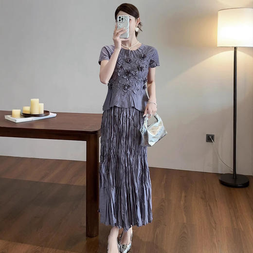 雀说小众设计感褶皱套装女手工褶绣花短袖上衣弹力T恤时尚百搭两件套AL2054 商品图2