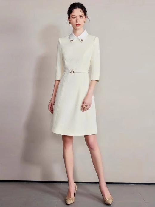 IWY/米白色连衣裙七分袖新款设计感拓花翻领西服裙美容院工作服Q1270 商品图3