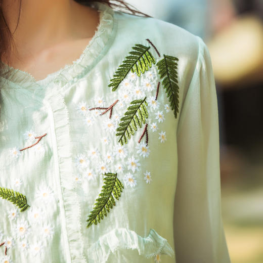 【林栖设计小店】（现货）【林栖推荐】2025年春夏新品浅绿色开衫显瘦气质短外套女N1952300 商品图6