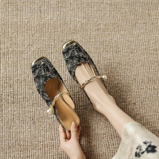 阿么手工女鞋2025新中式国风粗跟穆勒拖3CM夏季雕花方头拖鞋百搭 商品图1