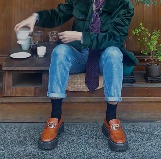 在途国现Hogan女士乐福鞋棕色35码特价1650元。自重很轻。码正 商品图1