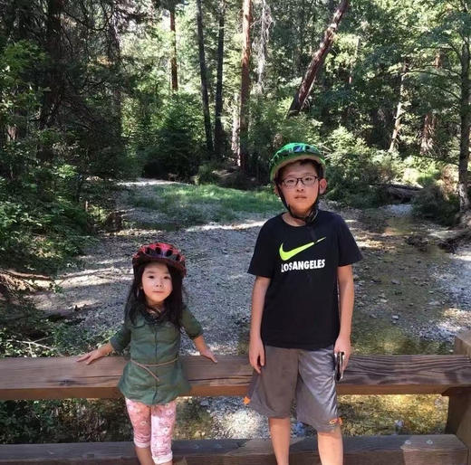 奥莱独家福利！Nike 青少年运动T恤 中大童短袖T恤
材料:纯棉100%
包装:袋装，有吊牌
尺码:S M L 商品图5