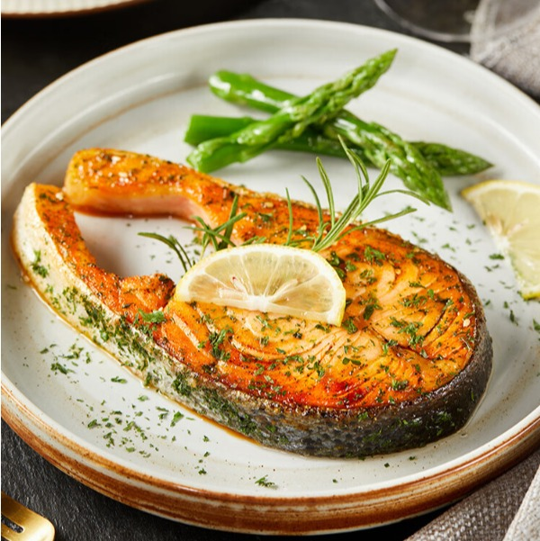 【智利进口原切三文鱼排】纯中段鱼排，富含Omega-3脂肪酸（尤其是EPA和DHA）刺少肉厚，纹理清晰，顶级海鲜味道，整鱼切割包装，-78度急冻锁鲜，留住鱼肉纯正的鲜美口感