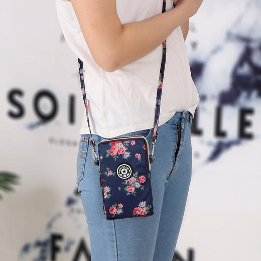 【新款手机包，时尚单肩斜挎包！】手机包女士单肩包 斜挎包零钱包 布艺手腕包 竖款钱包可装6.2寸手机-QQ 商品图5