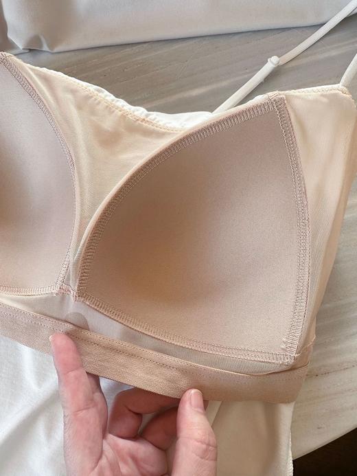 【免穿文胸】官网899！莫代尔桑蚕丝棉混纺一字领打底背心女 文胸吊带二合一带胸垫内衣 商品图9