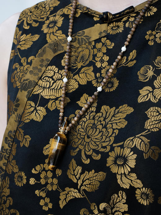 盛唐牡丹 | 民国真丝老面料偏襟马甲(金色纹样花纹随机 售完不补) 商品图1