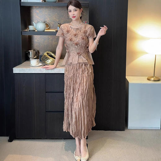 雀说小众设计感褶皱套装女手工褶绣花短袖上衣弹力T恤时尚百搭两件套AL2054 商品图1