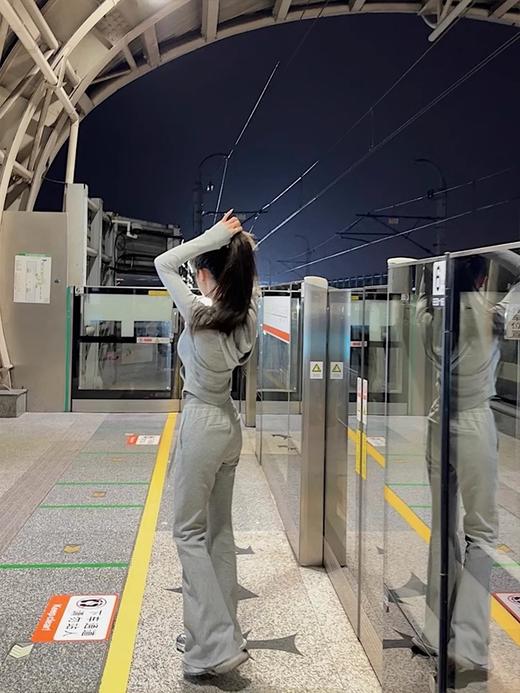 现货  早春造型B备 修身连帽卫衣套装 商品图4