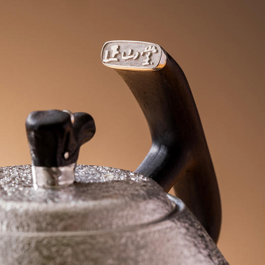 正山堂&故式联名 松泉映月正山石瓢纯银壶150cc 足银999银器手工锻造工艺 商品图6