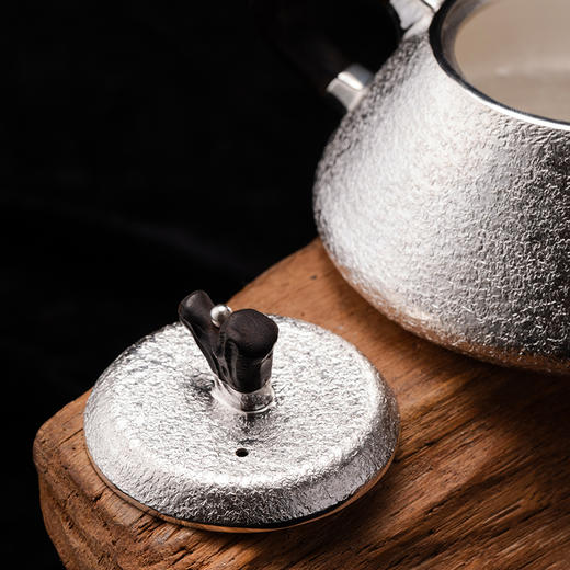 正山堂&故式联名 松泉映月正山石瓢纯银壶150cc 足银999银器手工锻造工艺 商品图4