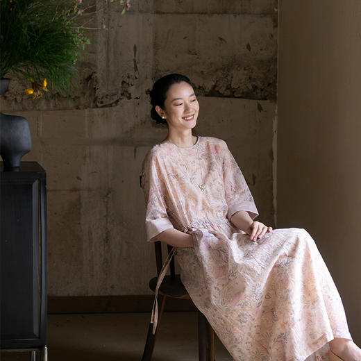 牧衣游原创 丝棉印染连衣裙新品轻薄圆领宽松文艺气质长裙 画舫 商品图0