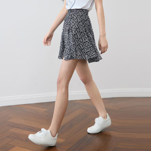 【严选】诗凡黎优雅碎花短裙2025夏新款百搭松紧腰显瘦气质伞裙A字半身裙7G4140281 商品图2