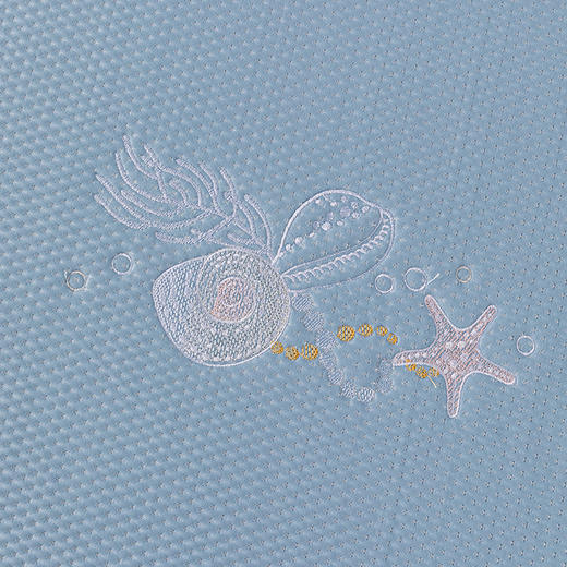 多喜爱 凉豆豆笠围三件套- 海星漫步/海之韵味/海豚精灵/海浪沙滩【精美绣花】 【可水洗机洗】【柔软可折叠】【凉感值0.28】【全方位包裹】 凉席子A类标准 有效抗菌 3D立体凉豆豆 商品图2