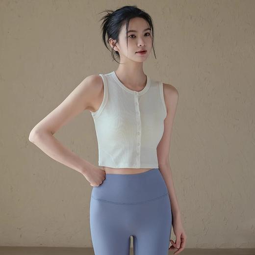 跃牌【周游世界系列】春夏新款瑜伽服女休闲简约背心纯色修身无袖上衣TP0863 商品图3