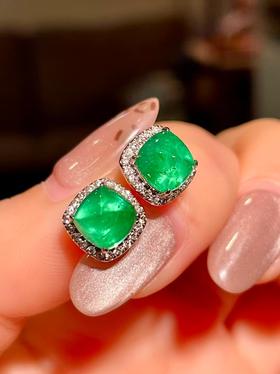 2.88ct糖塔祖母绿耳钉