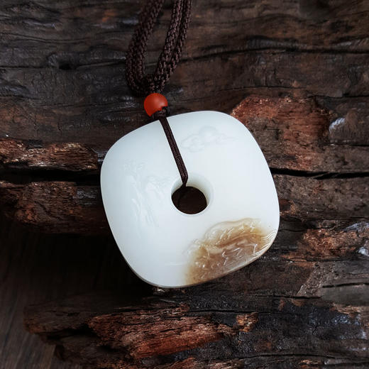 【天然正品】天然新疆且末糖料油润度佳方形山水牌和田玉吊坠项链34.6*33.8*9.0MM（皆取最大值）中性款现售价：3880！030425AH38 商品图5