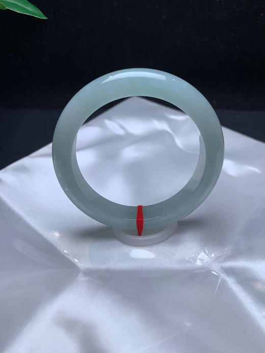 612696，55.2晴水底手镯，整条带淡淡的底色、清新干净、很秀气 商品图1