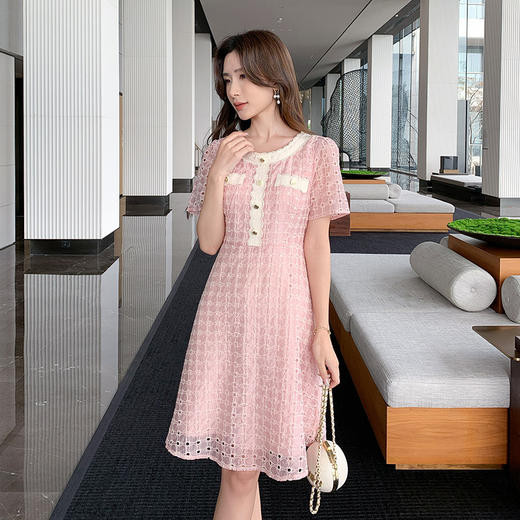 【清仓超15天不保价】奢姿大码女装2025夏季镂空减龄连衣裙胖妹妹假口袋装饰时尚裙子9952890427 商品图1