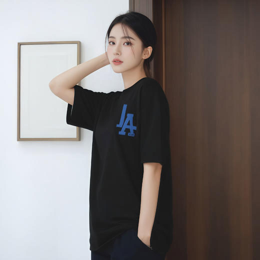 【单拍不发货，加购3件到手89元】LA&WP联名款宽松休闲风T恤 情侣同款 舒适百搭 多款可选 商品图5