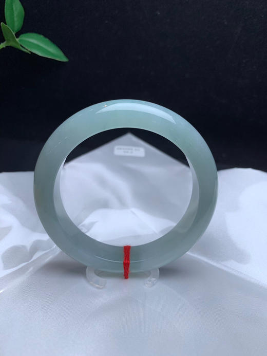 612696，55.2晴水底手镯，整条带淡淡的底色、清新干净、很秀气 商品图0