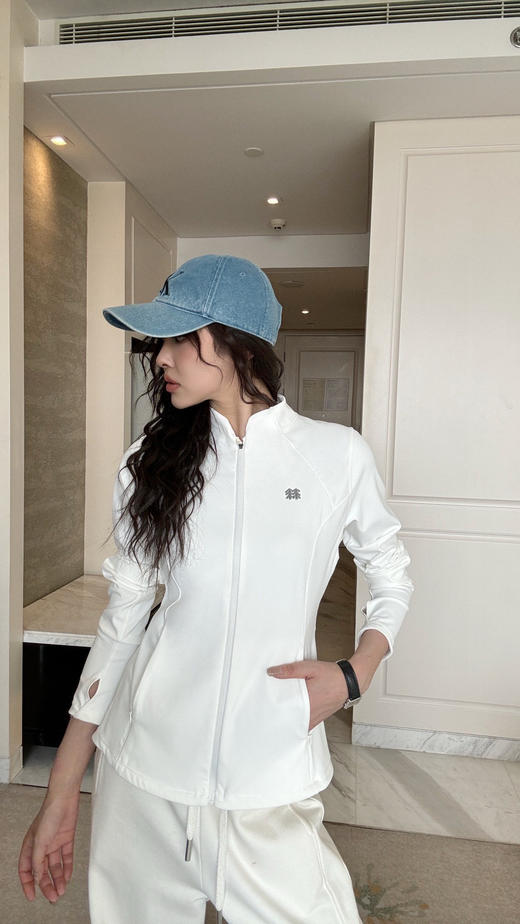 点此购买 可隆女士春季针织立领户外运动徒步登山弹力外套 LL 315247 商品图10