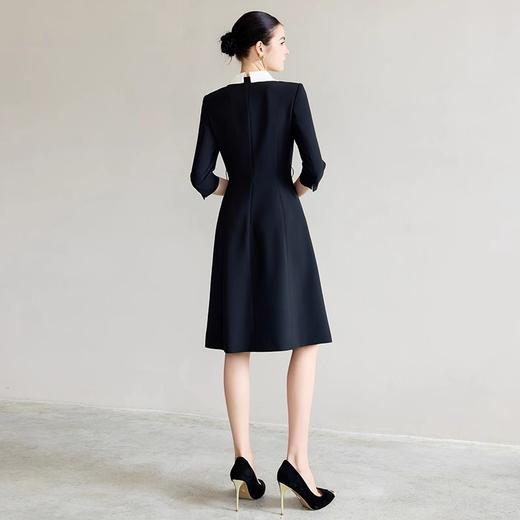 IWY/法式赫本风连衣裙高级感黑色接拼米色缎面翻圆领职业西服a字裙Q1302 商品图3