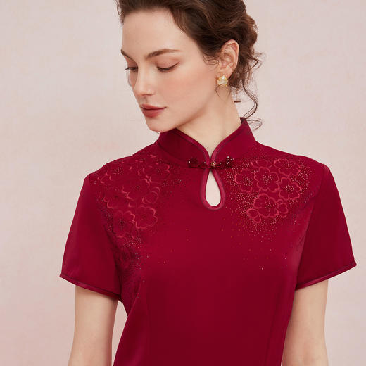 QF82625新款喜婆婆宴会精致刺绣烫钻工艺旗开得胜修身显瘦旗袍连衣裙 商品图9