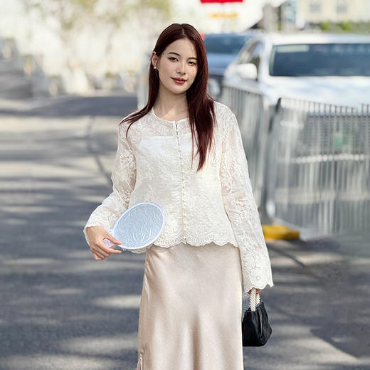 【超模君严选 ORIGNAL&CO 繁华刺绣天丝上衣三件套】下摆波浪设计 优选天丝面料 重工花朵刺绣 商品图7