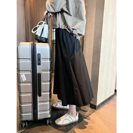 新年折扣 2504303   川久**经典 黑色，伞裙～ 显瘦 商品图5