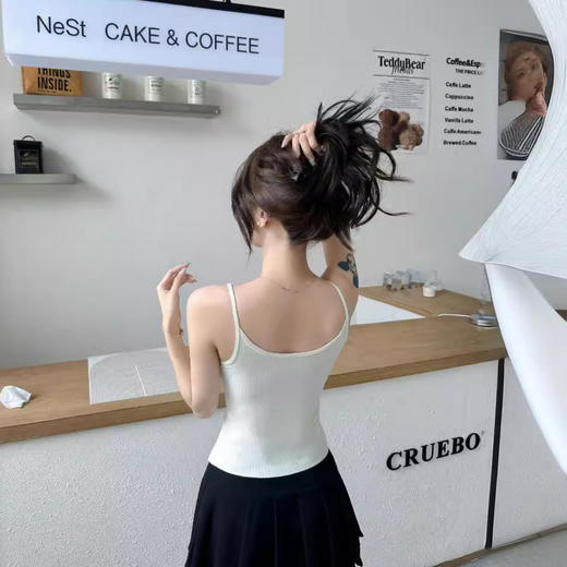 雀说时尚新款蕾丝拼接V领辣妹穿搭性感吊带背心带胸垫内搭外穿上衣女AL 商品图3