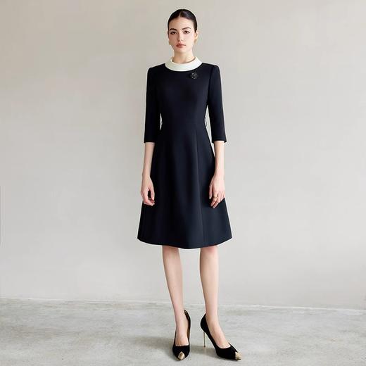 IWY/法式赫本风连衣裙高级感黑色接拼米色缎面翻圆领职业西服a字裙Q1302 商品图1