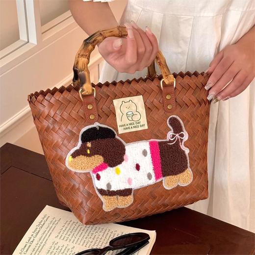 【YiLuoShan腊肠狗手工编织包】环保PP仿藤材质 做工精致 慵懒时尚感 休闲通勤都可搭配 商品图5