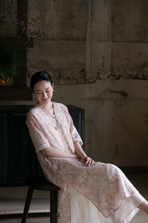 牧衣游原创 丝棉印染连衣裙夏轻薄柔软V领宽松文艺长裙 椒聊之实 商品图5