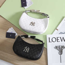 【时尚百搭】MLB皮质暗纹腋下包